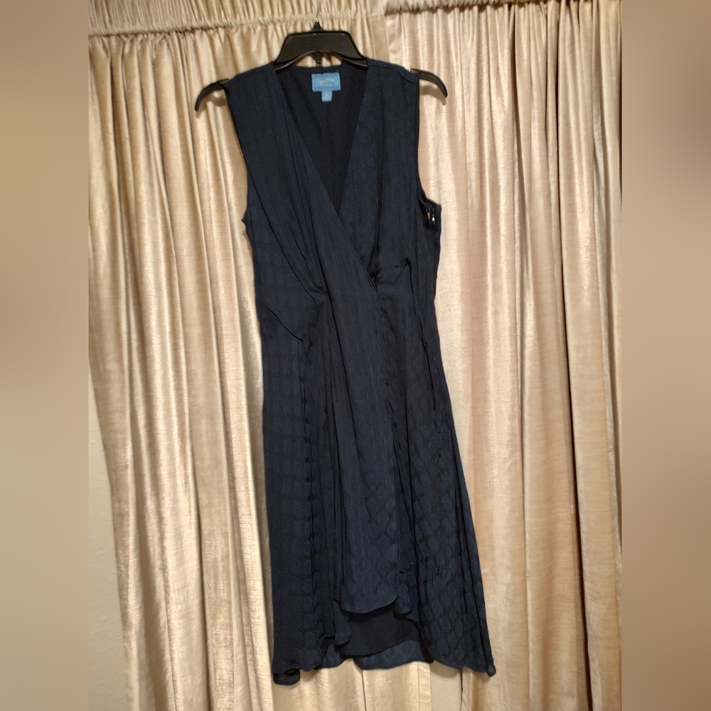 Simply Vera Vera Wang NWOT / Navy/ Med dress/woven diamond pattern/faux wrap